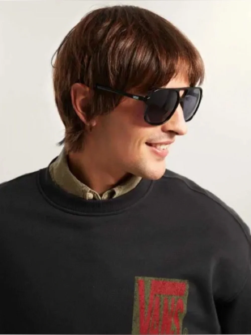 Vans Glossy Black Sunglasses with Blue-Tinted Lenses